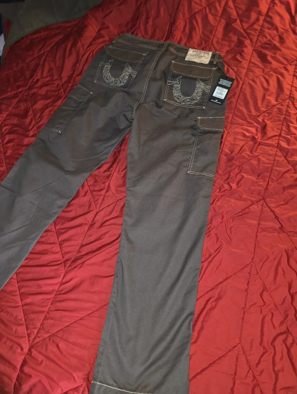 True Religion FIRE! NWT! Cargo SN Pant w/Embellished HS Outline in Bracken. 30